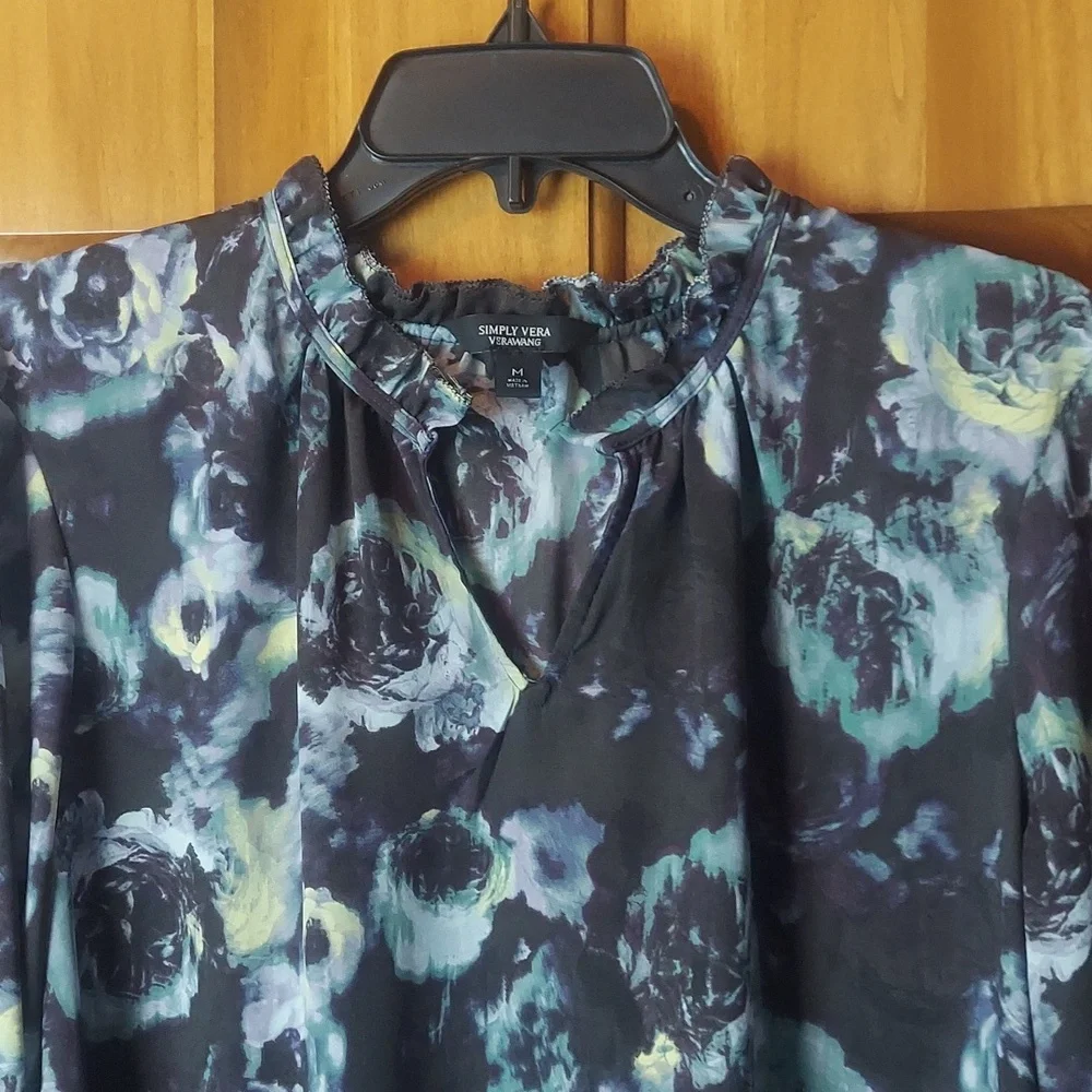* Simply Vera VeraWang Soft Chiffon Floral Black,  Blue Blouse, Size M, Like New